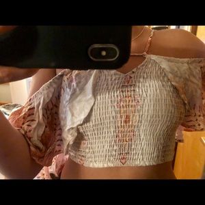 Cute boutique scrunch crop top with winged sleeves